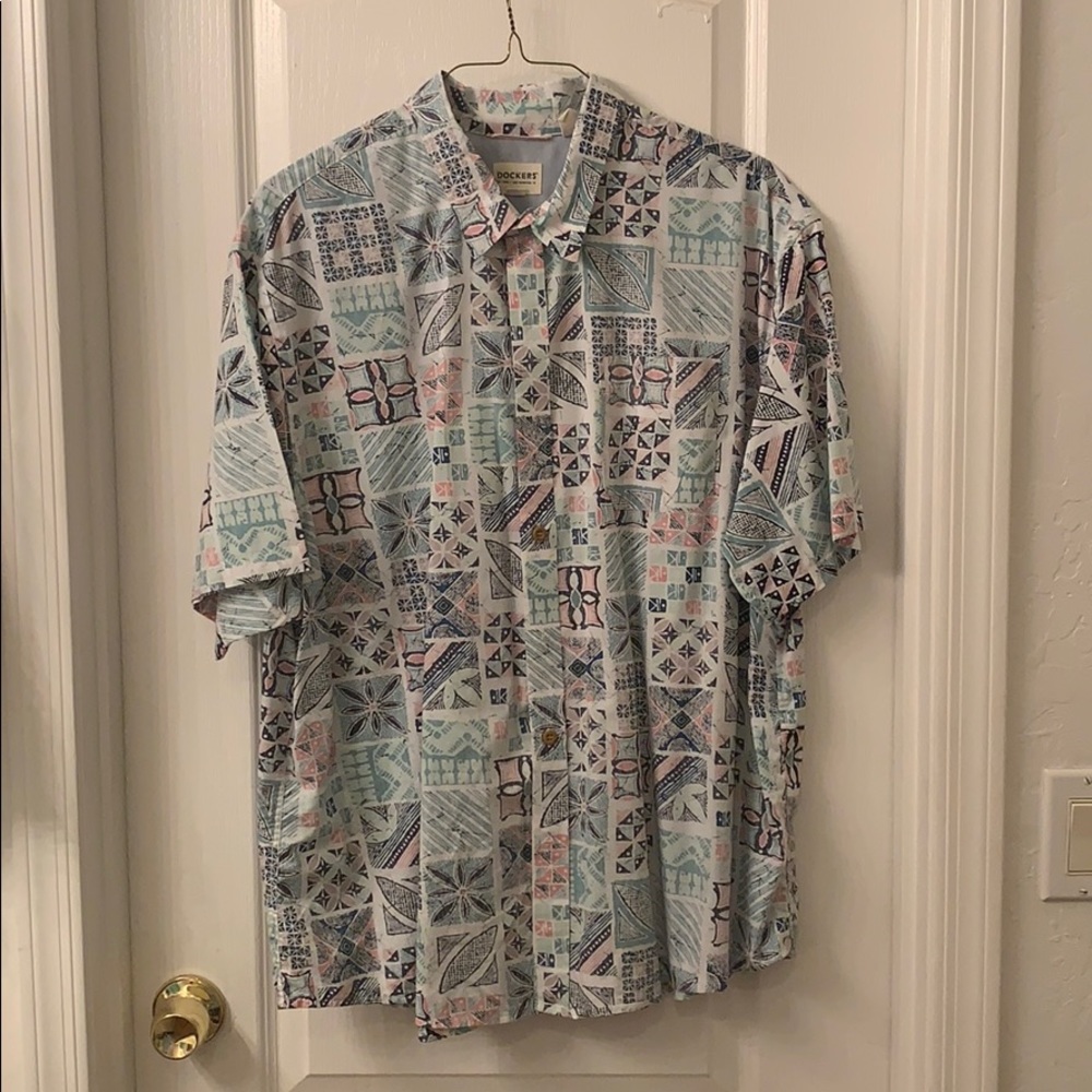 Men’s Dockers shirt